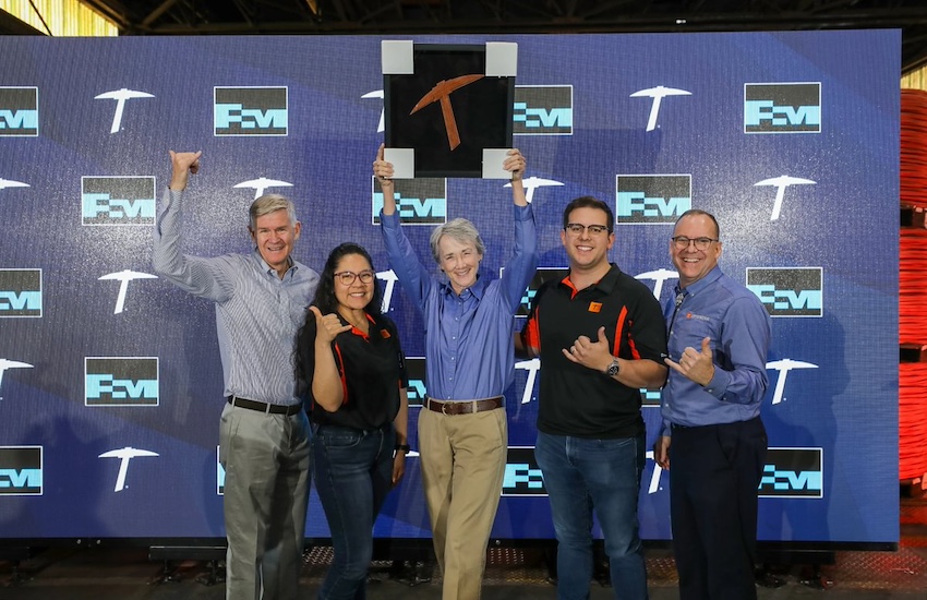 UTEP (@utep) on Twitter photo Industry leader <a href="/FM_FCX/">Freeport-McMoRan</a> is investing $7M to support the relaunch of UTEP's mining engineering program. โ๏ธ โThereโs no better place to jumpstart the mining engineering workforce than UTEP, home of the Miners,โ said Freeport President Josh Olmsted.
More: utepn.ws/3EVZKzw Industry leader <a href="/FM_FCX/">Freeport-McMoRan</a> is investing $7M to support the relaunch of UTEP's mining engineering program. โ๏ธ โThereโs no better place to jumpstart the mining engineering workforce than UTEP, home of the Miners,โ said Freeport President Josh Olmsted.
More: utepn.ws/3EVZKzw