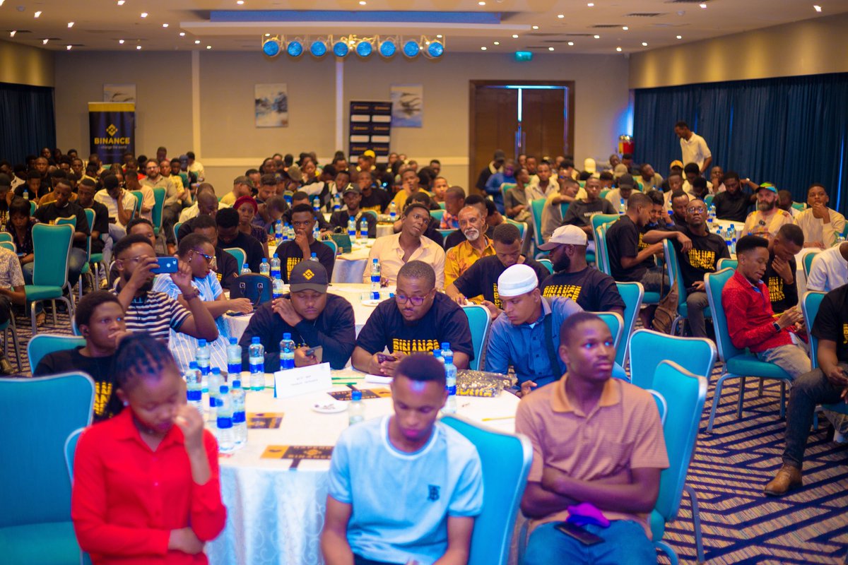 Cryptos_Pesa's tweet photo. Tanzania was Soo busy on saturday about Blockchain and Crypto. As I'm Binance Angel for 3 Years Now I did my best to educate and present to My people on How blockchain and Crypto Going to Change our life. take a time to View  Event Slides.
@binance @BinanceAngels @BinanceAfrica https://t.co/hQeil5bhSr