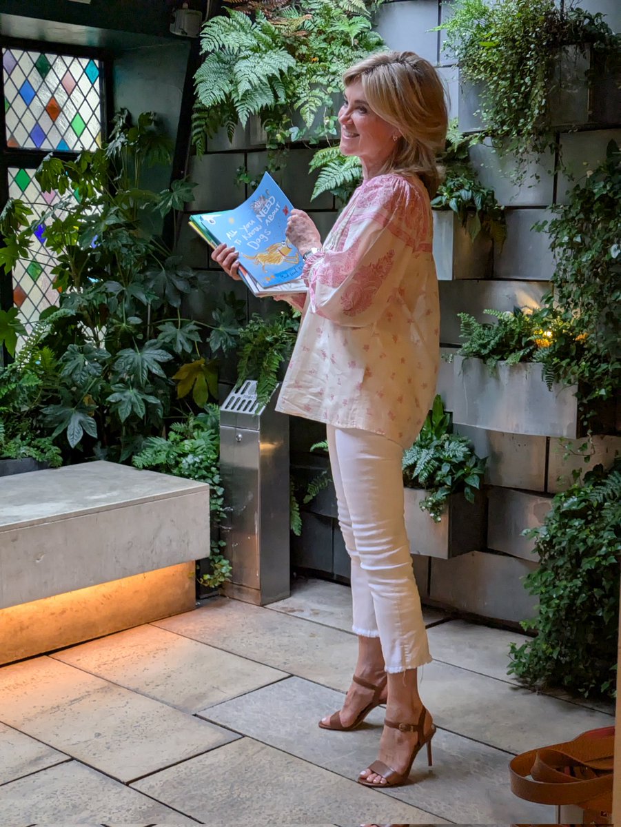 oscarsbookprize's tweet image. We were delighted to welcome @AntheaTurner1 to our prize giving tonight!