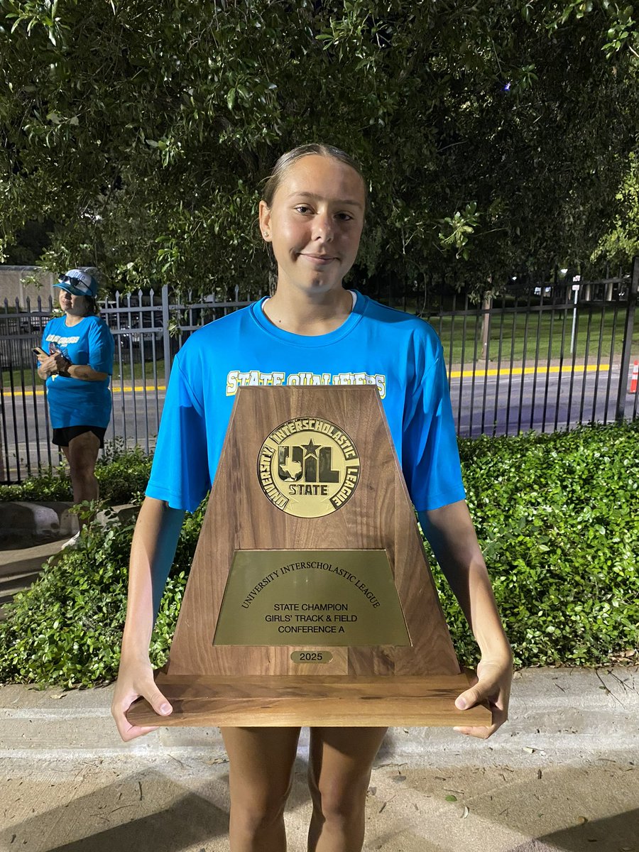 Westyrangerfan's tweet image. I don’t do this very often…

We were told this one wouldn’t make it when she was born at 1 lb 15 oz 17 years ago. Saturday she ran at the state track meet and came home with a gold medal and a state championship trophy. Very proud of her. #anythingispossible