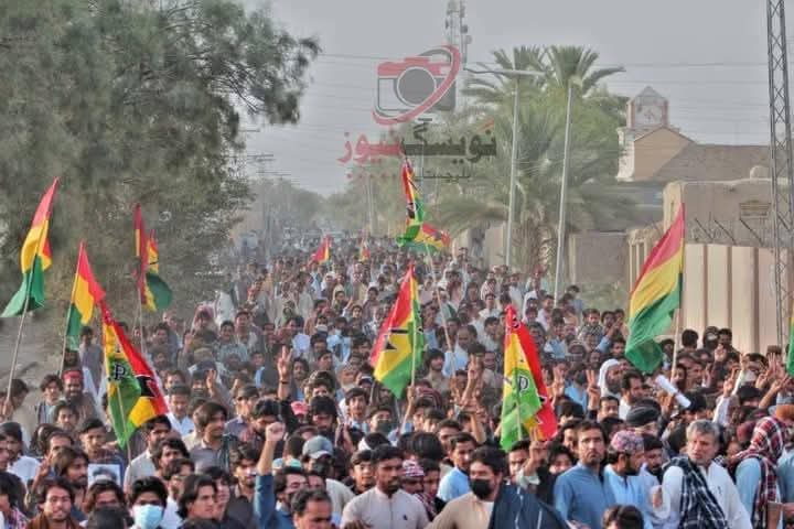 خاران کل بھی بی این پی کا تھا خاران آج بھی بی این پی کا ہے ، کمال کر دیا واجہ ثناہ بلوچ صاحب 🔥✌🏻💞
<a href="/Senator_Baloch/">Senator (R) Sana Ullah BALOCH</a> <a href="/sakhtarmengal/">Akhtar Mengal</a>