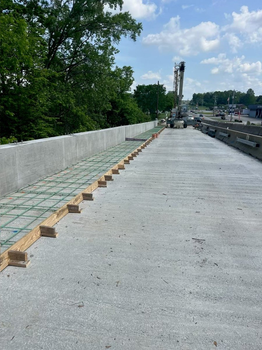 midstate_const's tweet image. Another critical infrastructure project underway! Our team is hard at work with sidewall parapet replacement and bridge deck reconstruction, ensuring long-term durability and safety for travelers. 
#midstateconstruction #bridgerepair #tennessee