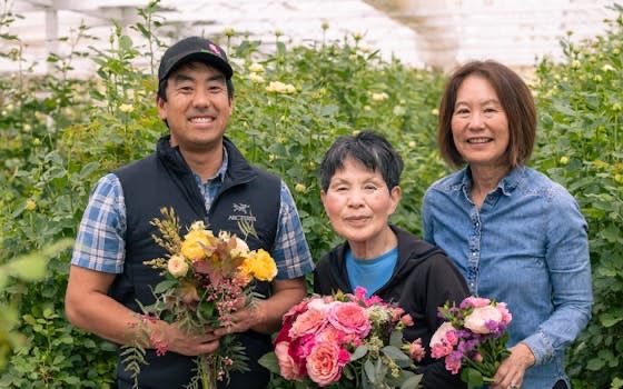 This Mother’s Day and AAPI Heritage Month, we’re celebrating @greenvalleyfloral_1973—also known as @ichigofarms. A Japanese American family farm growing heirloom roses and the sweetest berries. Grown with love, for those who give it.

#goodeggsgives #mothersday #AAPIHeritageMonth
