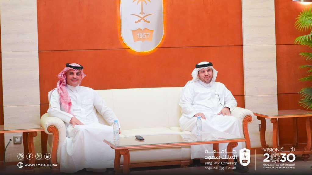 PYdeanship's tweet photo. برعاية رئيس #جامعة_الملك_سعود المكلف، نظّمت عمادة السنة الأولى المشتركة  ممثلة في قسم #مهارات_تطوير_الذات ندوة “توظيف الذكاء الاصطناعي في التعليم”، بمشاركة نخبة من الأكاديميين والمختصين، وبحضور مميز. تم خلالها استعراض أحدث التوجهات، والبرامج النوعية لاستخدام الذكاء الاصطناعي في العملية التعليمية والأكاديمية 
#الذكاء_الاصطناعي #التعليم
@_KSU