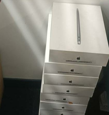 GadgetzoneTech1's tweet photo. GADGETZONE TECHNOLOGIES mumbai is the leading buyer of ewaste in mumbai india! We purchase bulk laptops /desktops/phones in bulk from corporates and startups!!

#ewastebuyer #Mumbai #gadgetzone #technologies #Mumbai #India https://t.co/1eZJOCOswx