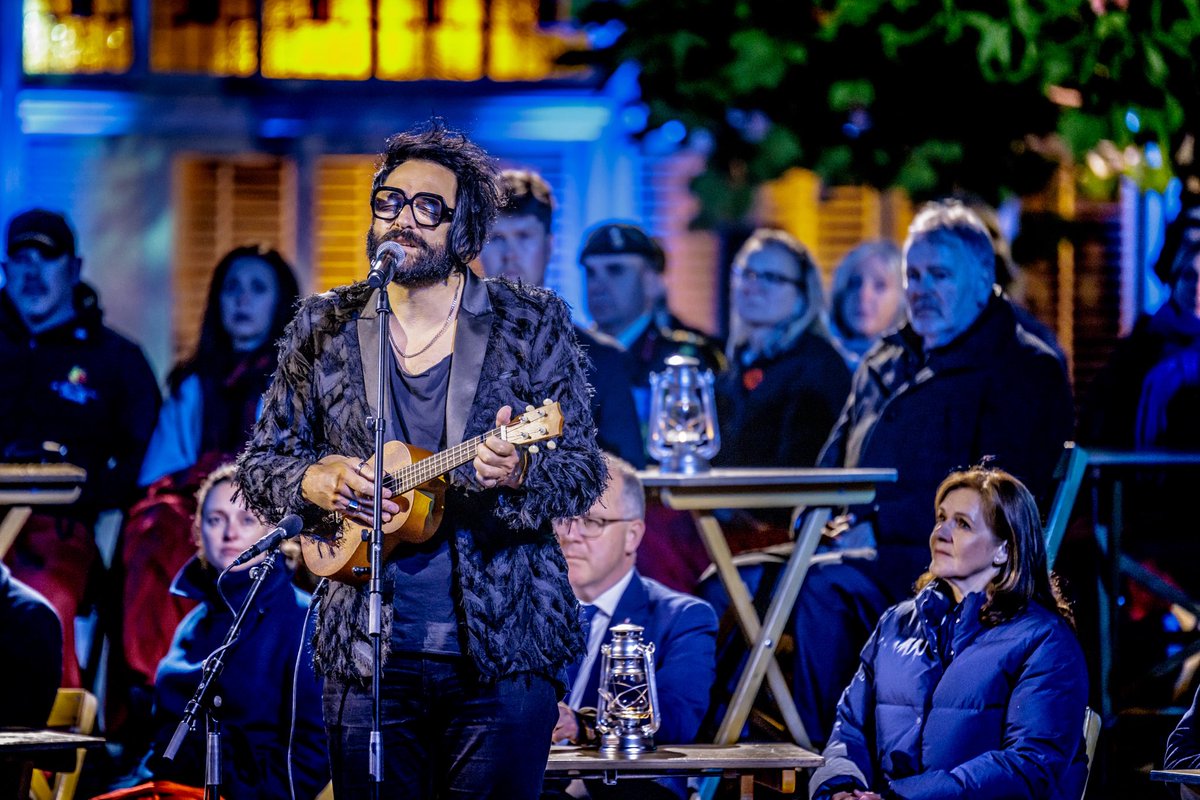 Astrid Wisman (@astridwisman) on Twitter photo Mooie foto’s van een bijzondere uitzending Vuur van de Vrijheid @nos <a href="/Wageningen45/">Wageningen45</a> <a href="/TheaterNadeDam/">Theater Na de Dam</a> @lightatwork <a href="/xsaga/">Robert Amaya</a> <a href="/winfriedbaijens/">Winfried Baijens</a> <a href="/svenhammond/">Sven Hammond</a> <a href="/MAAN/">MAAN</a> @douwebob @svenratzke <a href="/Angelagroothuiz/">Angela Groothuizen</a> @blaudzun @michelledavidmusic @sinancan77 <a href="/stefanrokebrand/">Stefan Rokebrand</a> Mooie foto’s van een bijzondere uitzending Vuur van de Vrijheid @nos <a href="/Wageningen45/">Wageningen45</a> <a href="/TheaterNadeDam/">Theater Na de Dam</a> @lightatwork <a href="/xsaga/">Robert Amaya</a> <a href="/winfriedbaijens/">Winfried Baijens</a> <a href="/svenhammond/">Sven Hammond</a> <a href="/MAAN/">MAAN</a> @douwebob @svenratzke <a href="/Angelagroothuiz/">Angela Groothuizen</a> @blaudzun @michelledavidmusic @sinancan77 <a href="/stefanrokebrand/">Stefan Rokebrand</a>