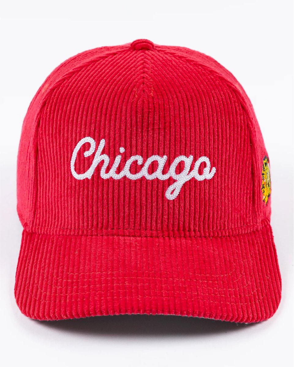 get ready for summertime Chi with our Alice &amp; Wonder collection🤩☀️

shop now🛍️ ➡︎ blackhawks.tbits.me/trk/AliceandWo…