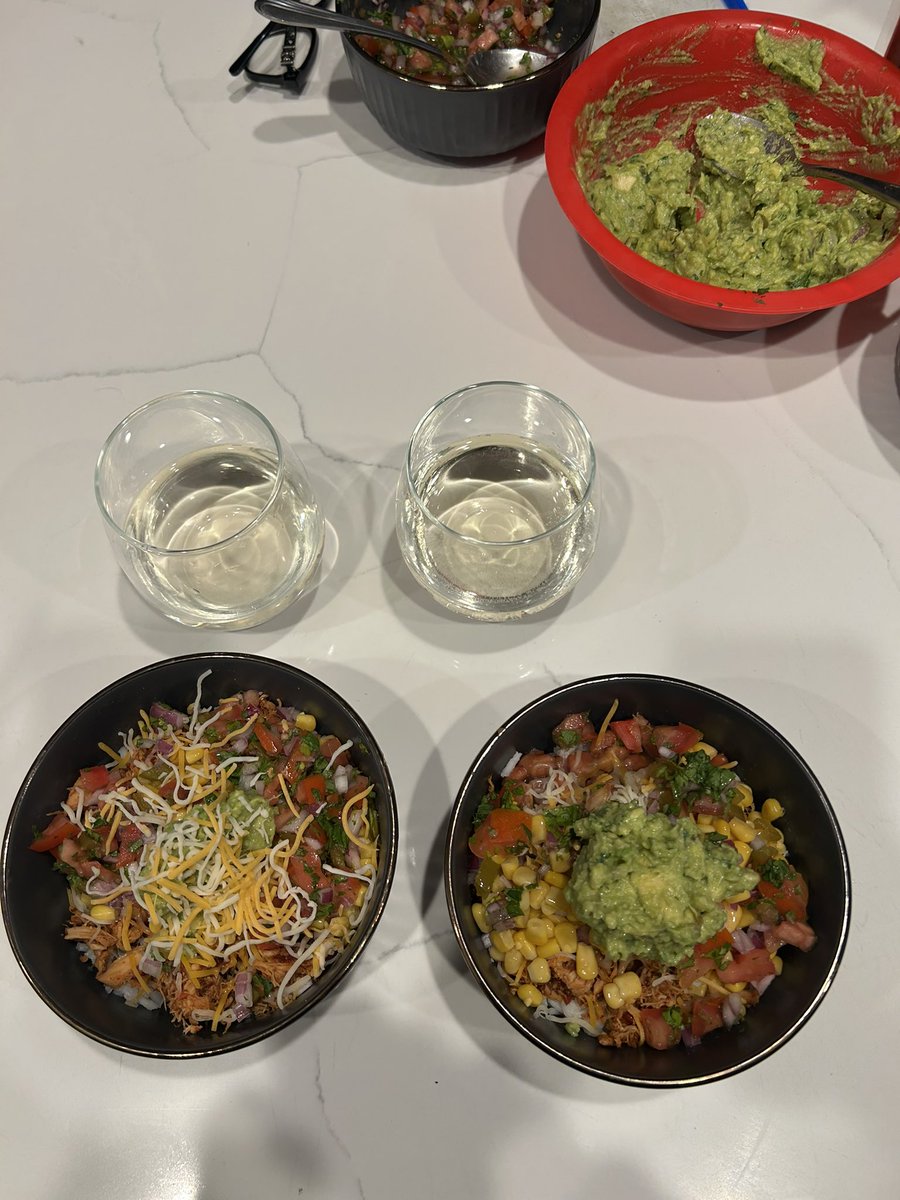 luldazia's tweet photo. last nights homemade chipotle bowls 💜 https://t.co/FGOMt15ET8