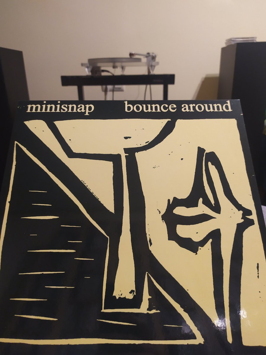 Este trabajo de Minisnap, la banda de Kaye Woodward (The Bats), me parece a la altura de cualquiera de los publicado por su banda principal, además adoro la vocecilla de Kaye.