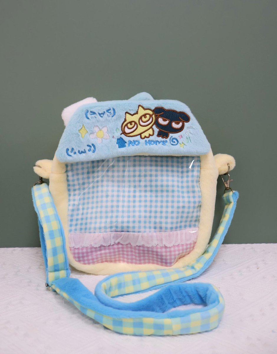 wafflezniscool's tweet image. NO HOME BAG. i’m super hypercritical abt the stuff i make,,, im afraid a lot of stuff looks funny  (fabric color, gingham pattern ) . but do not fret, for I WILL FIX IT!!!!

BESIDES EVERYTHING . i think it looks CUUUUTE just needs a few tweaks here and there, heh. He. &amp;gt;:D