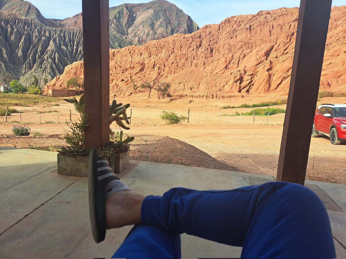 Sevencolourhill-office