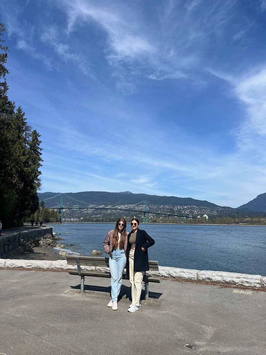 Western_MDPhD's tweet image. Appreciation post for @teijamackenzie & @_aayushijoshi for being our social media managers & continuing to help build our MD/PhD community at Schulich this year! Here they are at last year’s @CITAC_ACCFC agm 🌞🏔️