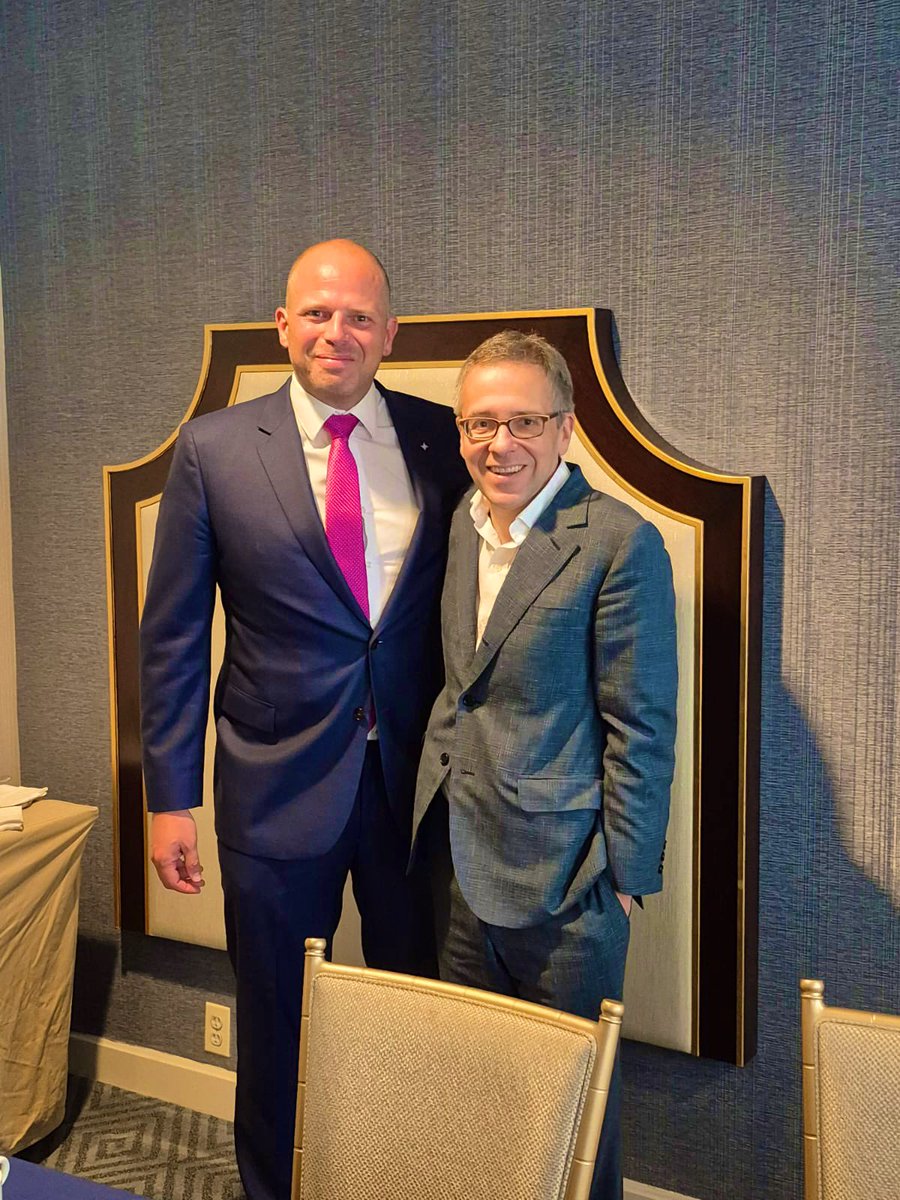 Theo Francken (@franckentheo) on Twitter photo Greatly enjoyed talking with <a href="/ianbremmer/">ian bremmer</a> at #MLMDC. We exchanged our views on US-EU relations and how to keep the transatlantic bond strong.
But also discussed Ukraine and global geopolitics. Inspiring! Greatly enjoyed talking with <a href="/ianbremmer/">ian bremmer</a> at #MLMDC. We exchanged our views on US-EU relations and how to keep the transatlantic bond strong.
But also discussed Ukraine and global geopolitics. Inspiring!