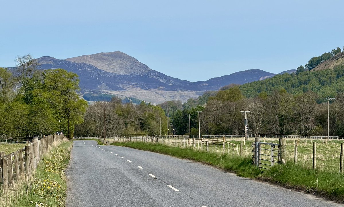 Took the train from Pitlochry to Aviemore this morning and then cycled 60 miles home following Sustrans Route 7 over Drumochter Pass. Stunning day for a ride 🏴󠁧󠁢󠁳󠁣󠁴󠁿🚴‍♂️
