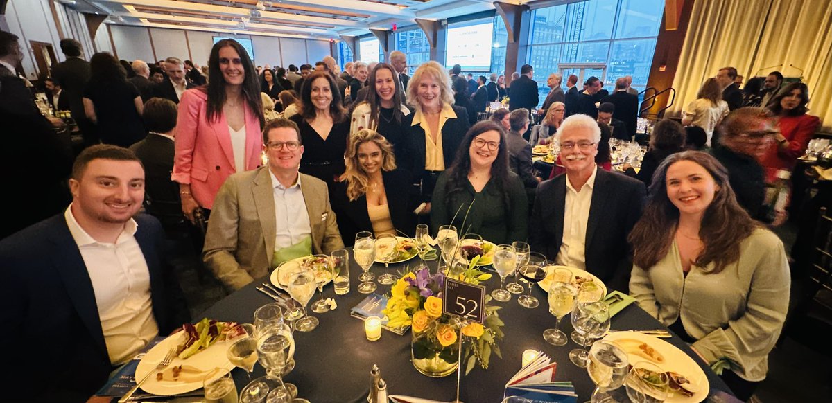 CHPExpress's tweet photo. Our team had an amazing night celebrating the incredible work of @nylcv and @julietighe17 alongside @citizensenviro, @vbgcq, and @LIUNA #hydropower #buildCHPE https://t.co/hrHz0kZQoD