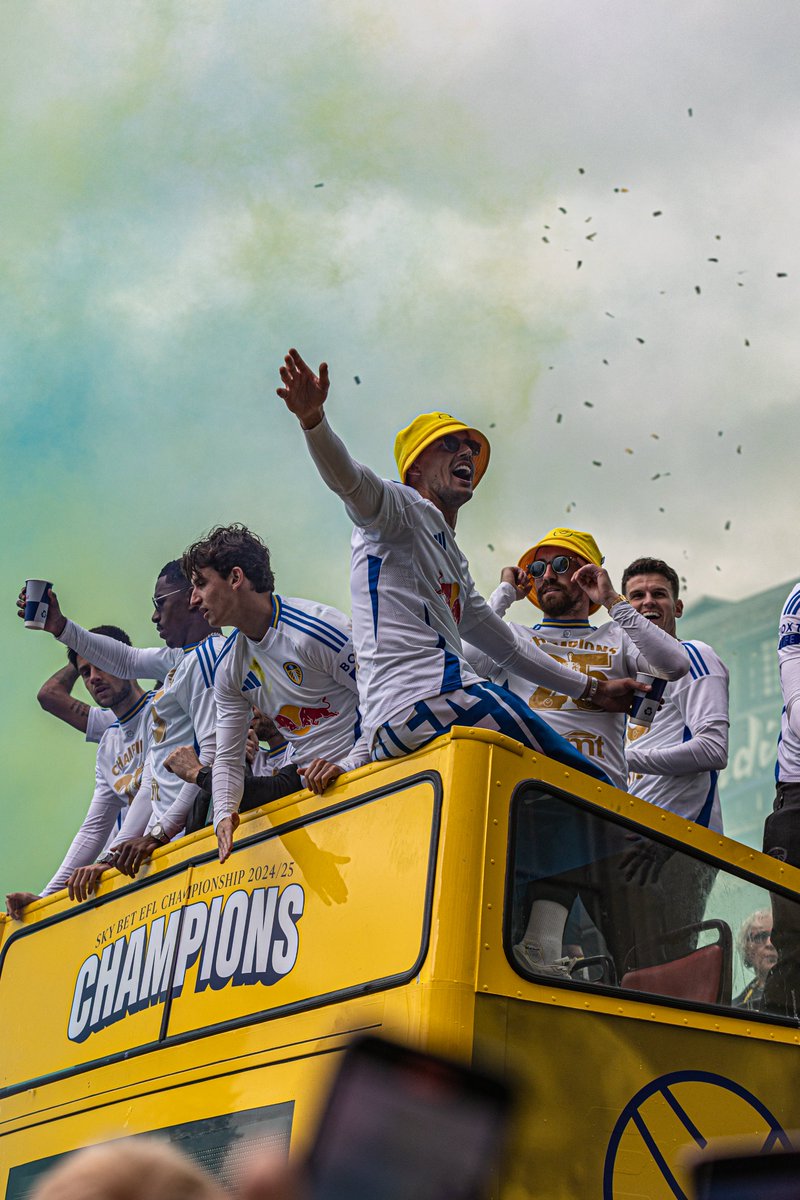 Champions again! CHAMPIONS AGAIN! <a href="/LUFC/">Leeds United</a>