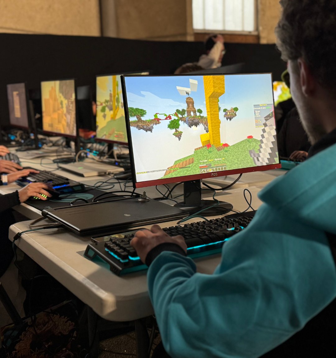 Endorah (@endorahcreation) on Twitter photo 🔥 Retour sur nos trois jours à la #GamersAssembly 2025 !
Des centaines de visiteurs, des défis, des mini-jeux, des cadeaux gagnés…
Merci à toutes celles et ceux qui sont passés nous voir sur notre stand, aux super animateurs et à la <a href="/GamersAssembly/">Gamers Assembly</a> pour leur confiance 🔥 Retour sur nos trois jours à la #GamersAssembly 2025 !
Des centaines de visiteurs, des défis, des mini-jeux, des cadeaux gagnés…
Merci à toutes celles et ceux qui sont passés nous voir sur notre stand, aux super animateurs et à la <a href="/GamersAssembly/">Gamers Assembly</a> pour leur confiance