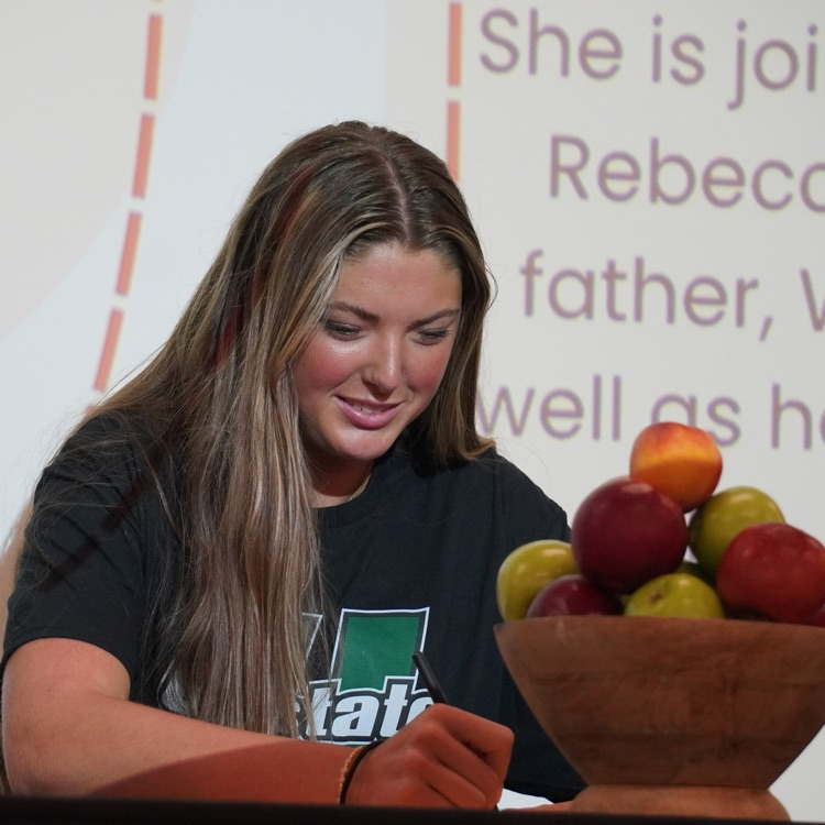 LCHS is a proud supporter of the Teach in the Peach movement. Today we celebrated our local commitment to growing the profession of teaching! #gaeducatorssigningday25, #gafutureeducator,
#CTAEdelivers, and #TeachinthePeach