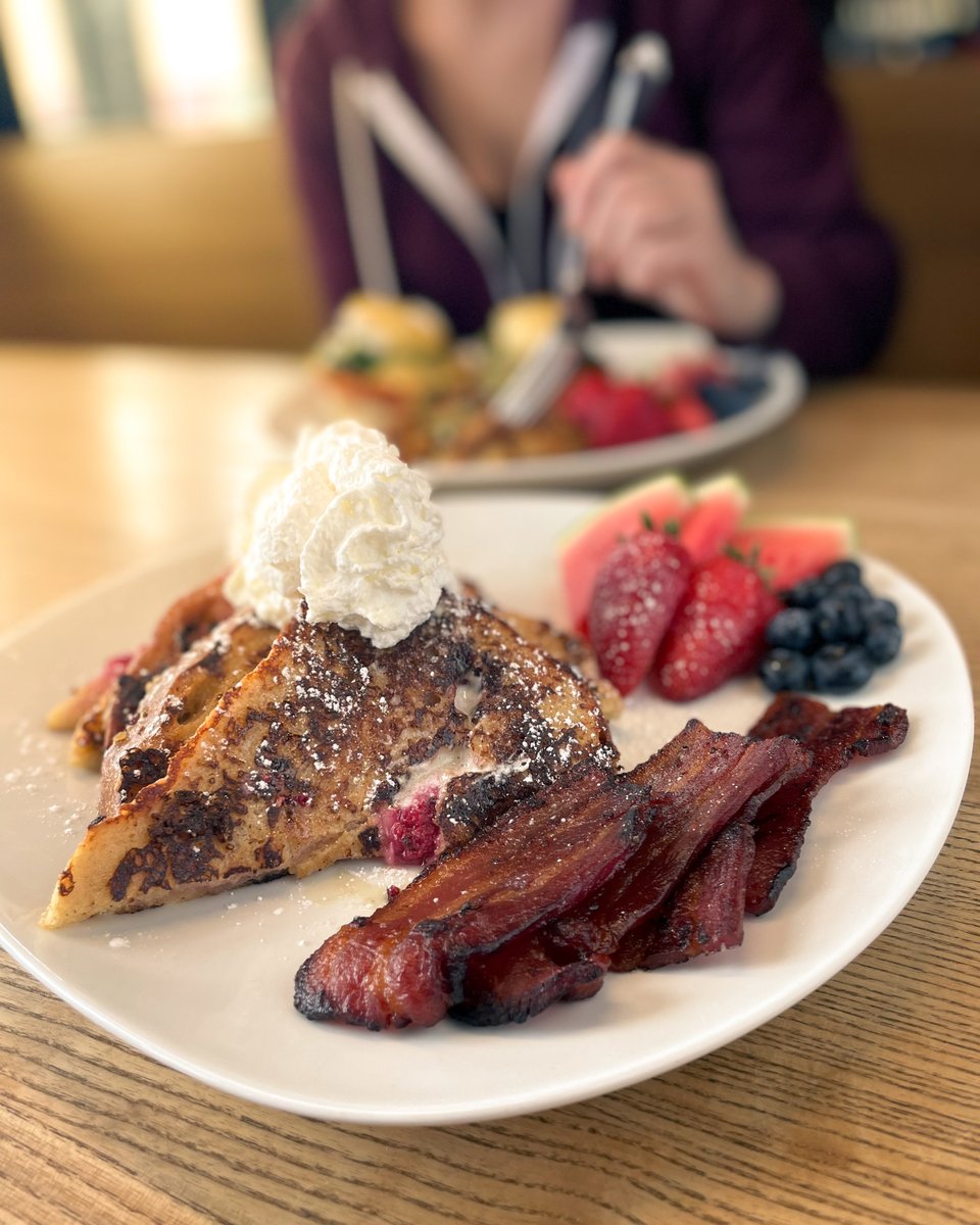 Mother's Day is almost here, and we have the brunch to make your mom feel special. Join us for our Mother's Day Brunch special menu from 11 am to 3 pm on May 11th.

Book your reservation today, call (587) 876-0511.