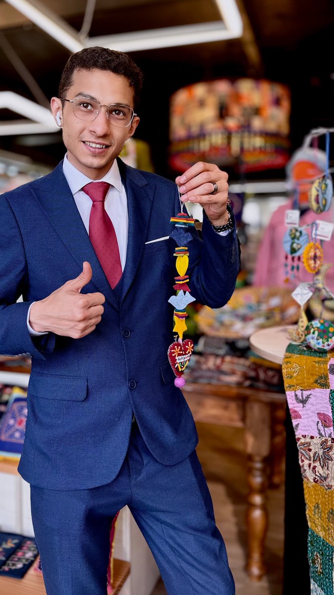 az_taher's tweet photo. Enjoyed visiting Stitch #Buffalo, a vibrant textile art center empowering refugee and immigrant women through handmade goods, fostering #creativity and inclusion, and promoting sustainability through textile reuse. Truly inspiring mission and community!
#art #buffalo #newyork https://t.co/6alJbEsi0W