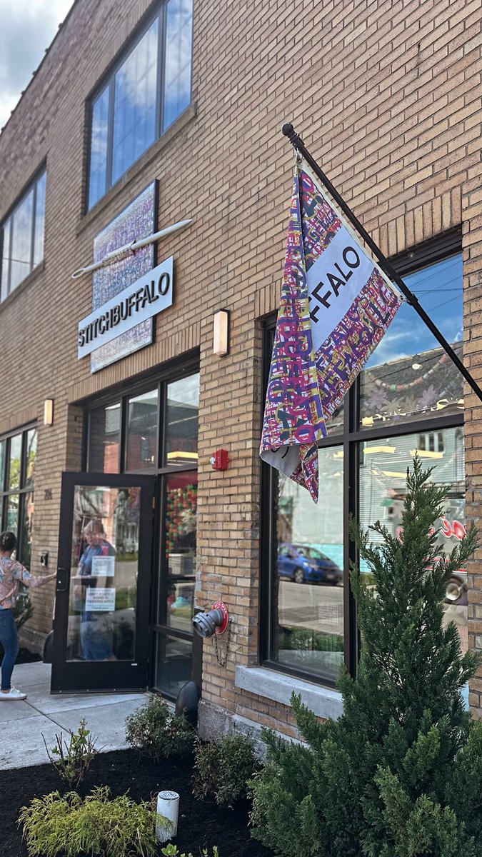az_taher's tweet photo. Enjoyed visiting Stitch #Buffalo, a vibrant textile art center empowering refugee and immigrant women through handmade goods, fostering #creativity and inclusion, and promoting sustainability through textile reuse. Truly inspiring mission and community!
#art #buffalo #newyork https://t.co/6alJbEsi0W