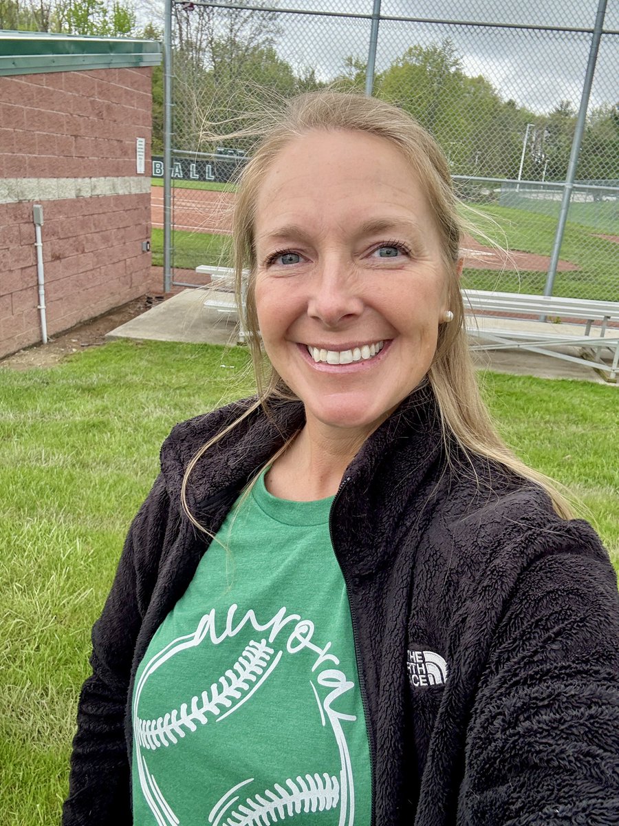 Ready to celebrate the senior softball players! 🥎 🩷 #seniorpower <a href="/SoftballAurora/">Aurora Softball</a>