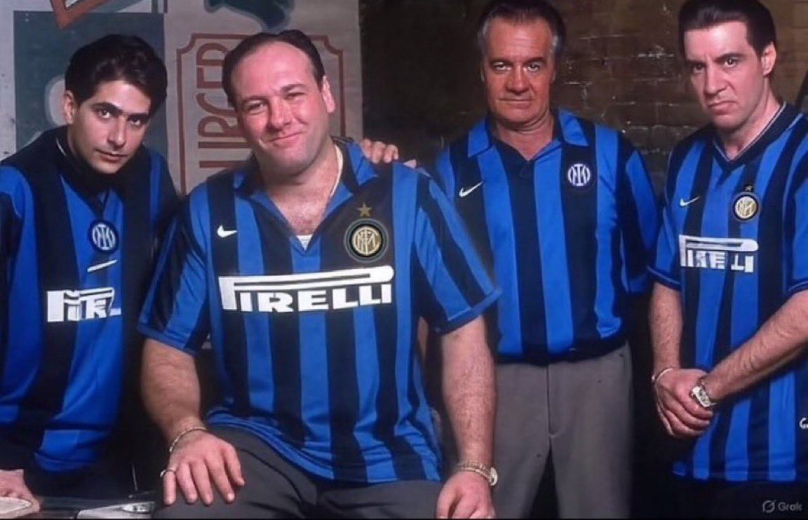 الناس مستغربين من توتر كوبارسي 

اللي جالسين خلف المرمى