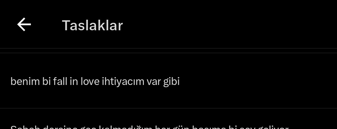 iki bucuk sene önceki güliye biraz geç de olsa cvp vermek istiyorum kanka biz galiba fall in love right now ya ve evet RIGHT NOW sorry