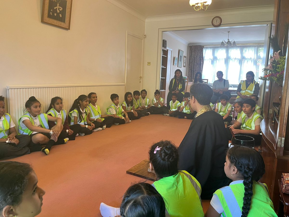 Year 4 visited the Shin Buddhist Temple  as part our learning of Buddhism. We practised Zen meditation and visited a Zen garden. Article 28.