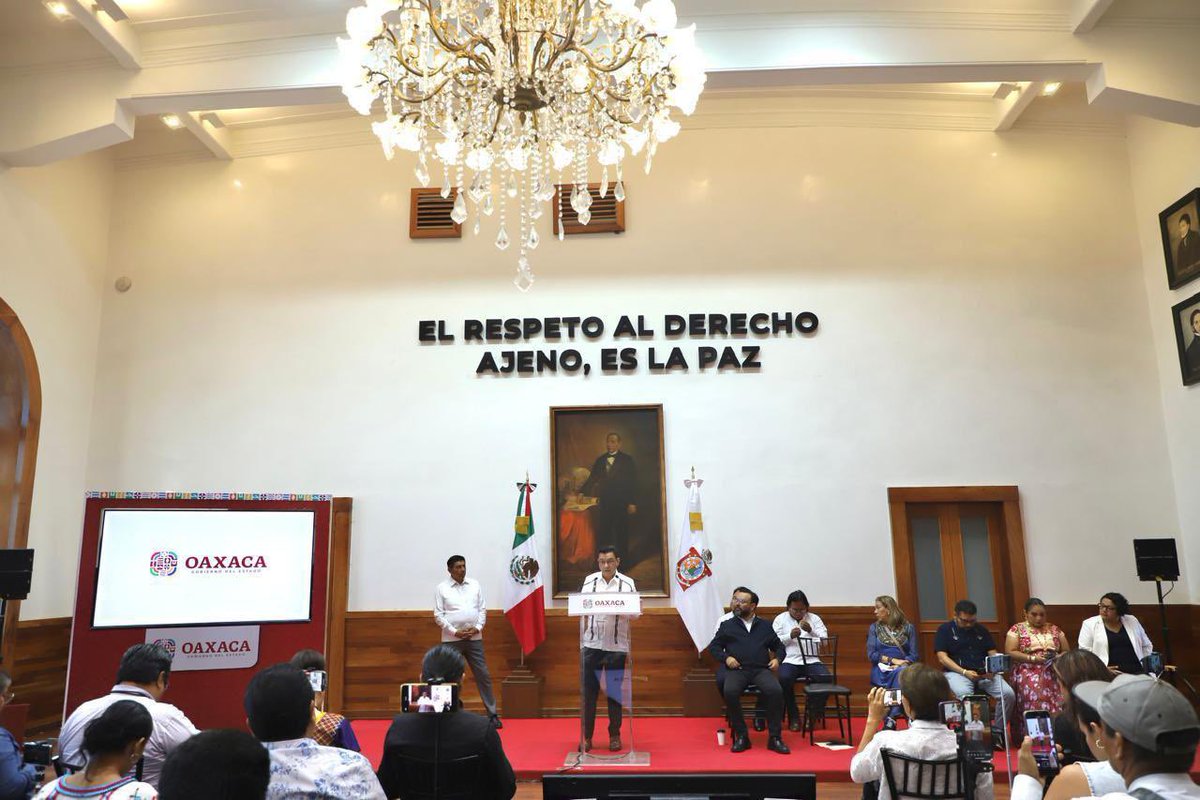 Bienestar (@bienestarmx) on Twitter photo El subsecretario de <a href="/bienestarmx/">Bienestar</a>, <a href="/Valencia_Guzman/">Jesús Valencia</a>, y el gobernador de #Oaxaca, <a href="/salomonj/">Salomón Jara Cruz</a>, informaron en conferencia de prensa que ya se han realizado más de 3 mil asambleas del #FAIS PIAM en el estado. (1/2) El subsecretario de <a href="/bienestarmx/">Bienestar</a>, <a href="/Valencia_Guzman/">Jesús Valencia</a>, y el gobernador de #Oaxaca, <a href="/salomonj/">Salomón Jara Cruz</a>, informaron en conferencia de prensa que ya se han realizado más de 3 mil asambleas del #FAIS PIAM en el estado. (1/2)