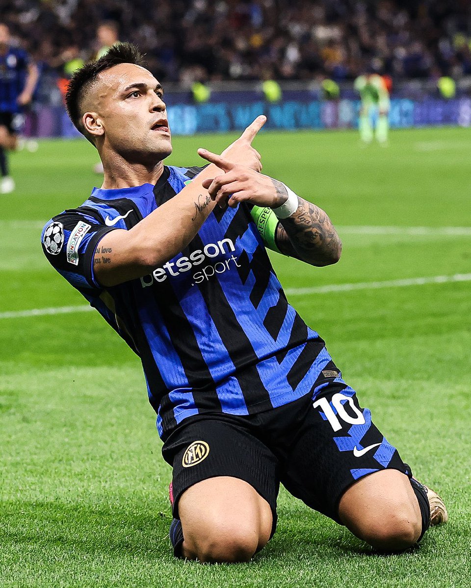 hafyzd's tweet photo. Babak pertama Inter Milan unggul 2- 0. Tambah satu lagi dong https://t.co/2X9d7jAySp