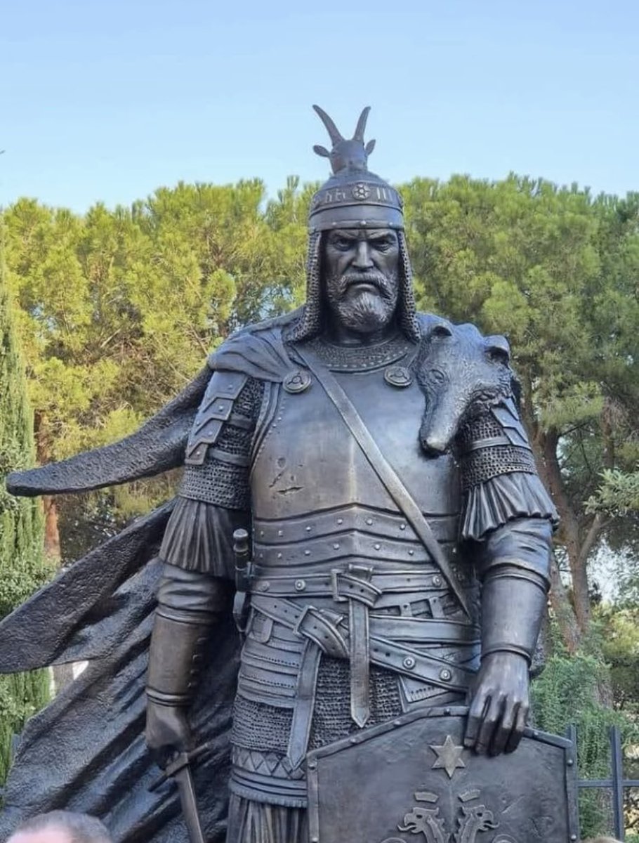 alex_velaj's tweet image. Gjergj Kastrioti (iskander bey - Alexander the great) was born 620 year ago today. He is the reason Albanians exist today but also european civilisation - heroes live forever