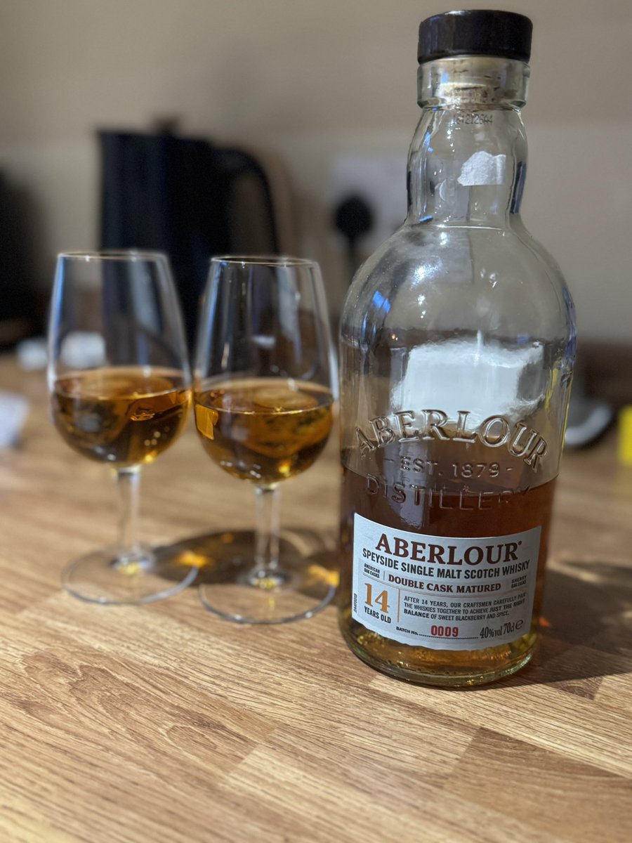 It’s Aberlour 14 #whiskytuesday night 🥃👌🏴󠁧󠁢󠁳󠁣󠁴󠁿