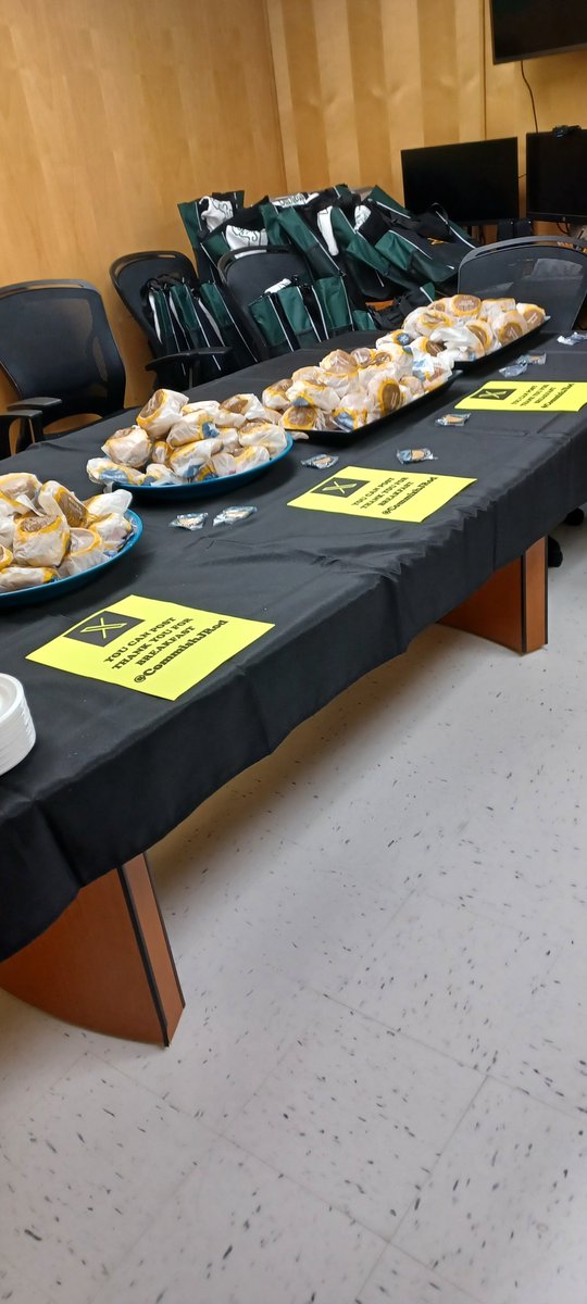 #TeacherAppreciationWeek 
Thank you to <a href="/CommishJRod/">J ®️od</a> for breakfast this morning! A Thank you to our Admin &amp; counselors for providing pizza and Coke floats for lunch. <a href="/NISDRoss/">Sul Ross MS</a>