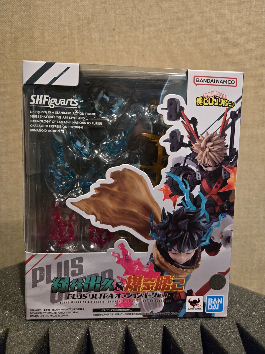 That awkward moment when the SHF Option Parts Set just arrived, but my SHF Bakugo probably won't be here until next month... 😭