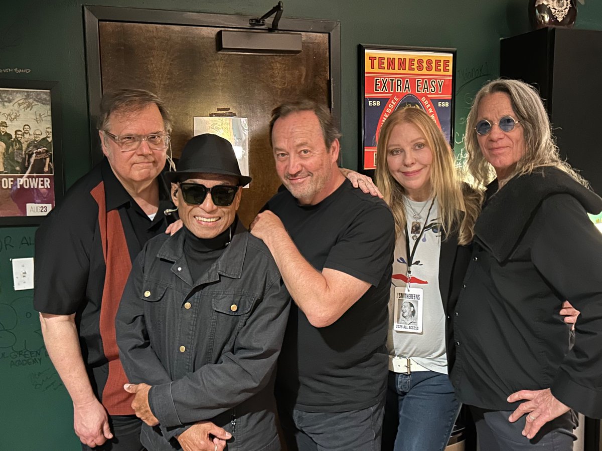BebeBuellBand's tweet photo. I had a lot of fun being a Smithereen for the night!! @SmithereensHQ @CityWineryNSH #johncowsill #bebebuell #guestsinger https://t.co/qif4INUfvW