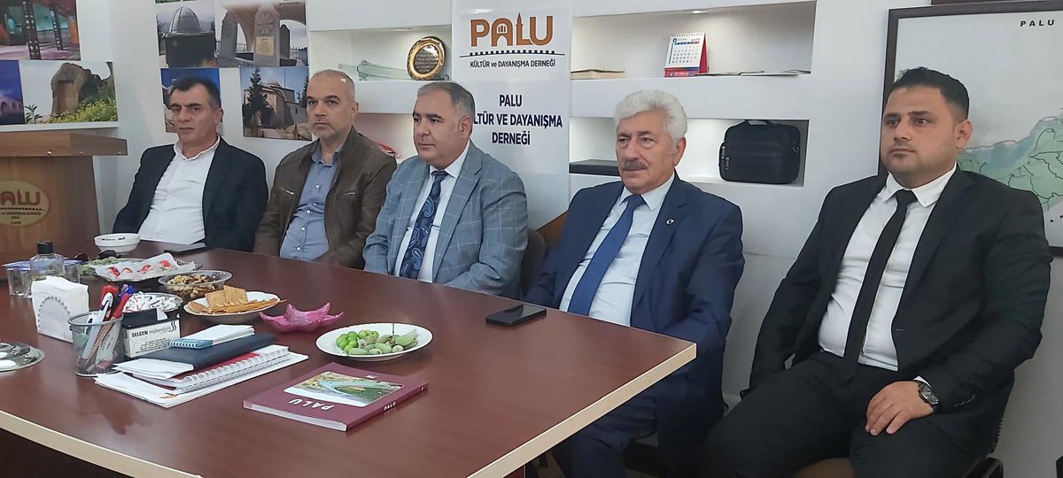📍 Palu Kültür ve Dayanışma  Derneği’ne Ziyaret

İl Müdürümüz, Tarımsal Altyapı ve Arazi Değerlendirme Şube Müdürümüz ile birlikte Palu Kültür ve Dayanışma Derneği’ni ziyaret etti. Misafirperverlikleri için Dernek Başkanı ve Yönetim Kurulu üyelerine teşekkür ederiz.