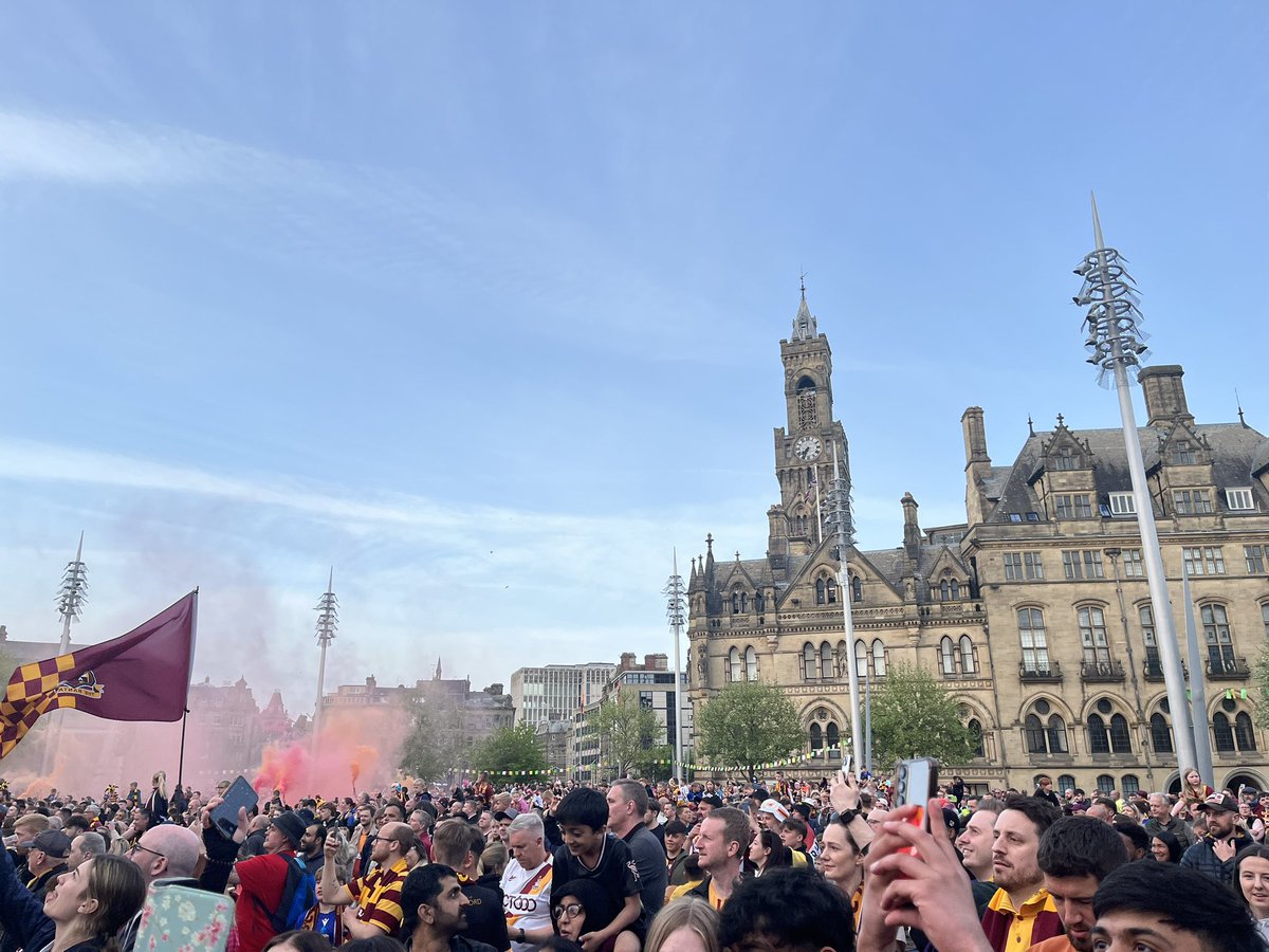 Festival vibes in City Park tonight, lovely to see so many people out celebrating in Bradford. Celebrating near Bradford Live and City Hall too, how lucky are we to be Bradfordians #bcafc
