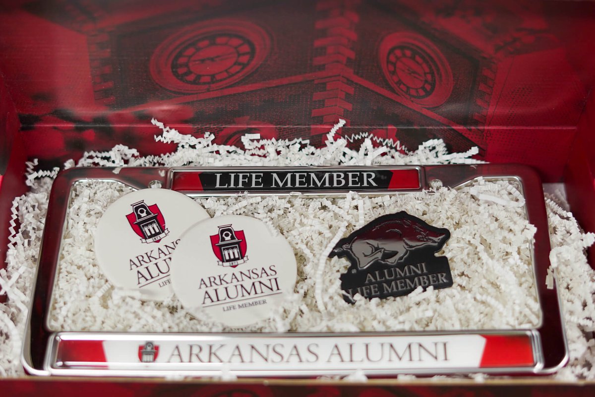 arkansasalumni's tweet image. Your car called—it wants the Life Member upgrade.
🚗🔥
New Life Members of the Arkansas Alumni Association receive this exclusive gift box as a thank you for making a lifelong impact. #ArkansasAlumni
Become a Life Member today ➡️ join.arkansasalumni.org