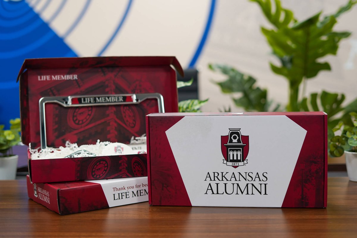 arkansasalumni's tweet image. Your car called—it wants the Life Member upgrade.
🚗🔥
New Life Members of the Arkansas Alumni Association receive this exclusive gift box as a thank you for making a lifelong impact. #ArkansasAlumni
Become a Life Member today ➡️ join.arkansasalumni.org