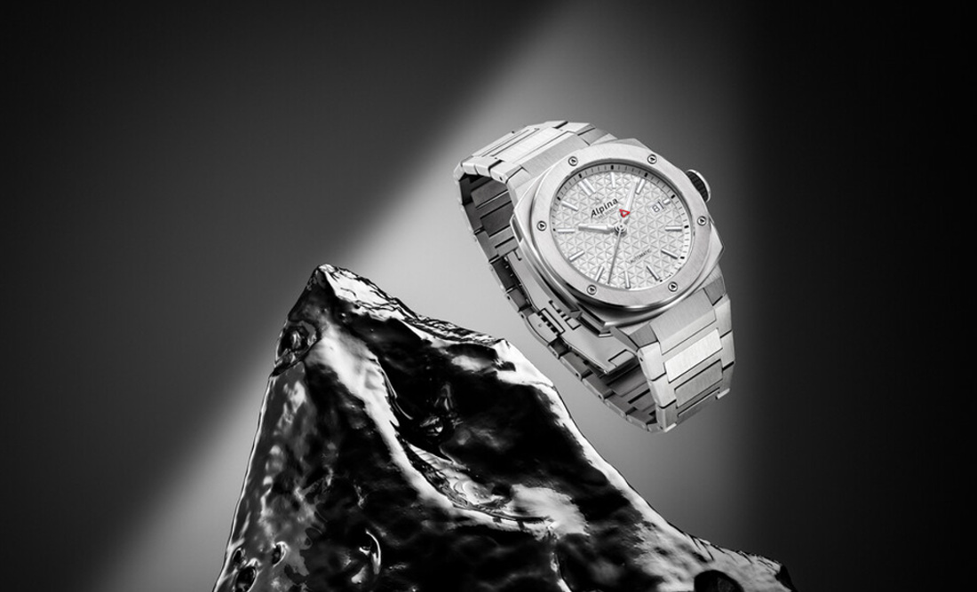 MrStateless's tweet image. Alpina just dropped its first titanium watch – the 39mm Alpiner Extreme Automatic Titanium. Lighter, stronger, and made for adventure.

Details here 👉 mrstateless.com

#Alpina #Watches #TitaniumWatch #WatchNews