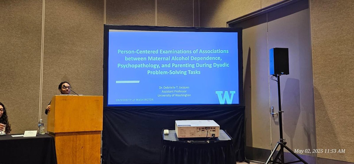 dt__jacques's tweet image. I had a great time co-chairing an #SRCD symposium on multi-level influences on parenting within &amp;amp; across diverse contexts, and presenting my recent work on associations b/w mom psychopathology &amp;amp; scaffolding during dyadic problem-solving tasks. Photo credit: @Gracielatrujil