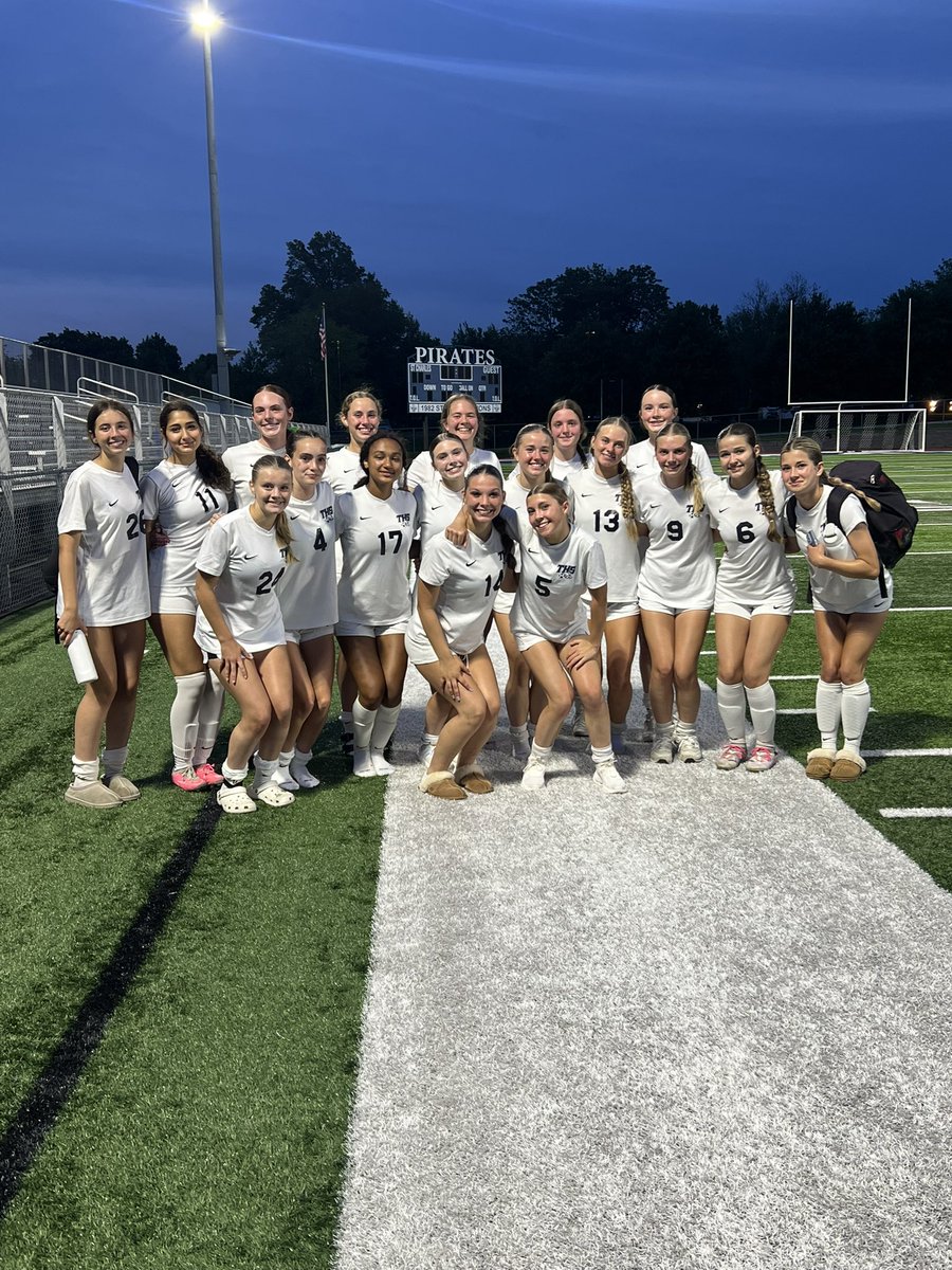 JV brought their offense tonight beating Orchard Farm 8-1. Love the energy, unselfish play, and the way each of you get excited for your teammates! TEAMFIRST
Goals: Jones(3), Horn, Corey, Hazen, McKinney, Silver. 
Assists: Ramadan(2), Behlmann, Bridgeforth, Tyson, Horn, Shade