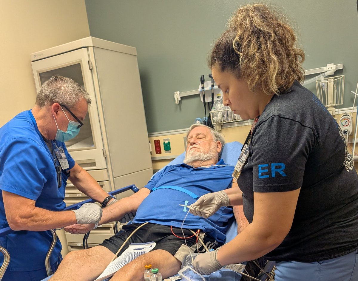 FocusN13's tweet image. Hey guys, dad became very disoriented this morning and unsteady on his feet and at the doctors appointment today his oxygen dropped to 79, they decided to take him by ambulance to the ER, they were able to take a chest X-ray and that thankfully didn't show any signs of…