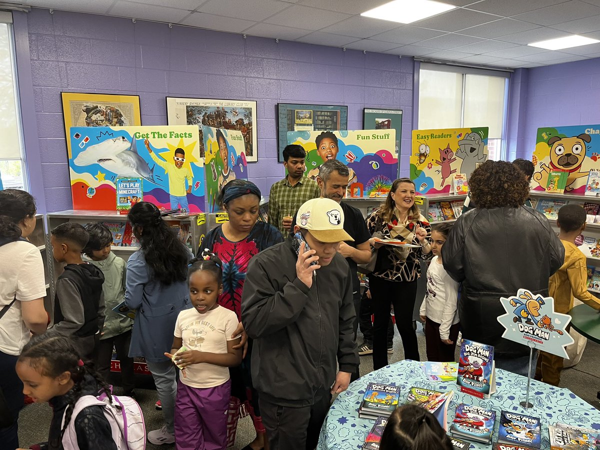 What a wonderful day!! Started with our annual Muffin Mixer followed by classroom open house. We loved chatting with all of the families!! We have such a wonderful and caring community. Such a great turnout! #CathEdWeek  #ocsb #CorpusProud