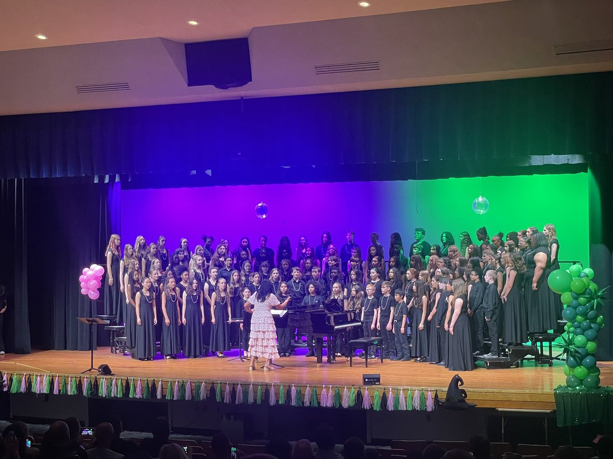 🩷WICKED💚 Spring Chorus Concert exceeded all of our expectations! Our students shined brightly as their proud families &amp; friends cheered them on! Bravo!🤩👏🥰