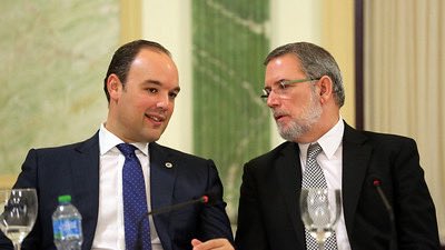 Lamento profundamente el fallecimiento de Roberto Rodríguez Marchena, siempre correcto, respetuoso y atento. Lo recordaremos con cariño y admiración. Mis condolencias a su esposa, sus hijos, nietos y demás familiares. Descansa en paz querido amigo.
