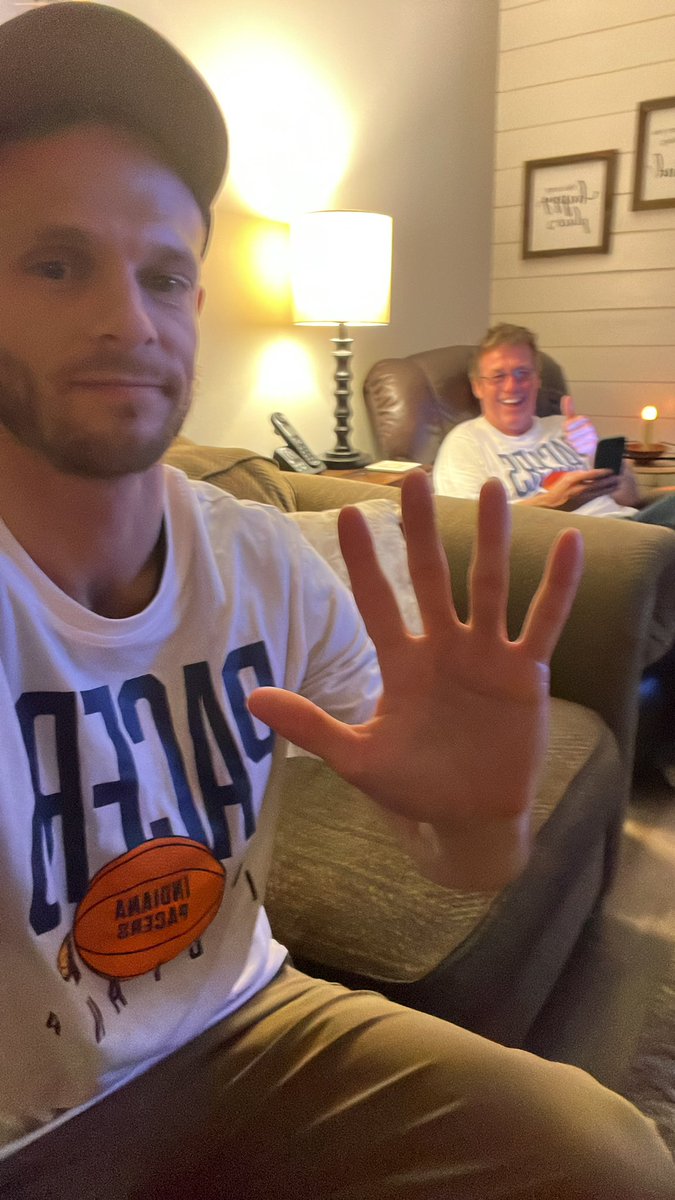 Teddy Redbones tweet media