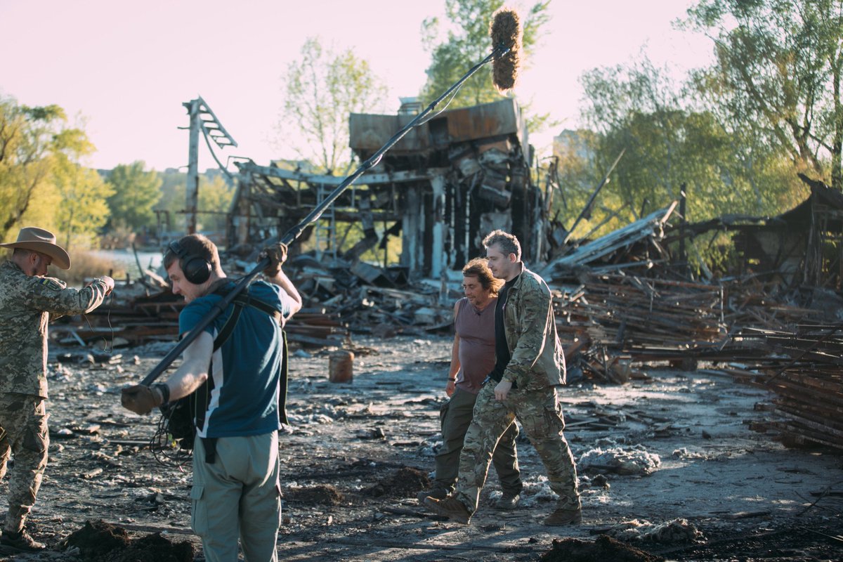 Samuel Bayer just got back from Ukraine to document the spirit of resistance. He’s capturing the stories of musicians and civilians who refuse to be broken. “I have to tell your story,” he said—bringing the truth of Ukraine’s struggle to a global audience.
loom.ly/cOSg0tA