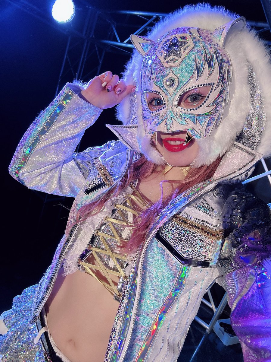 女子プロレス　スターダム　スターライト・キッド　ペンライト　SLK 約1ヶ月ぶりの更新になってしまったあああー🥶 最近ホワイトタイガー